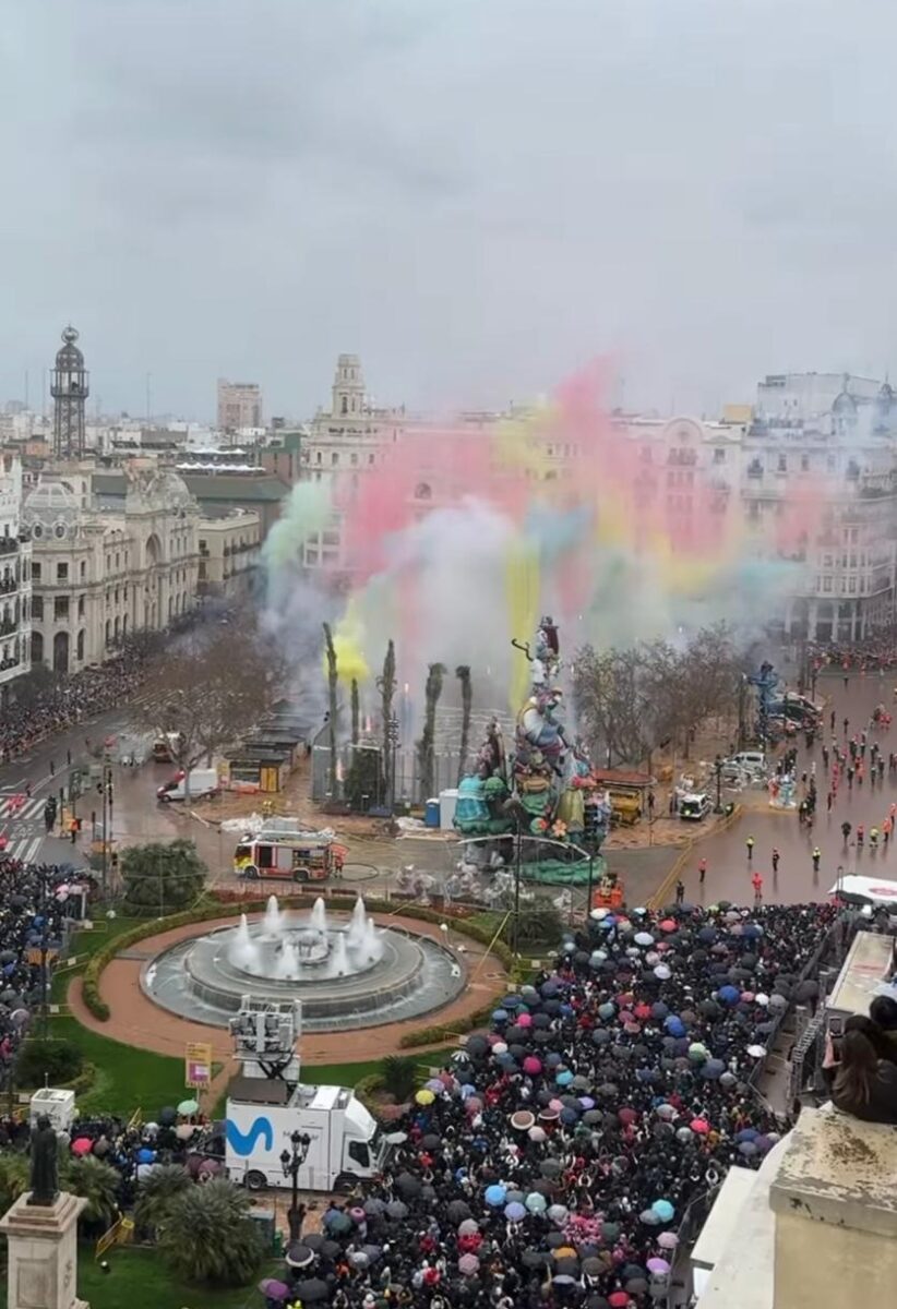 Como vivir la magia del Fuego en las Fallas Valencianas