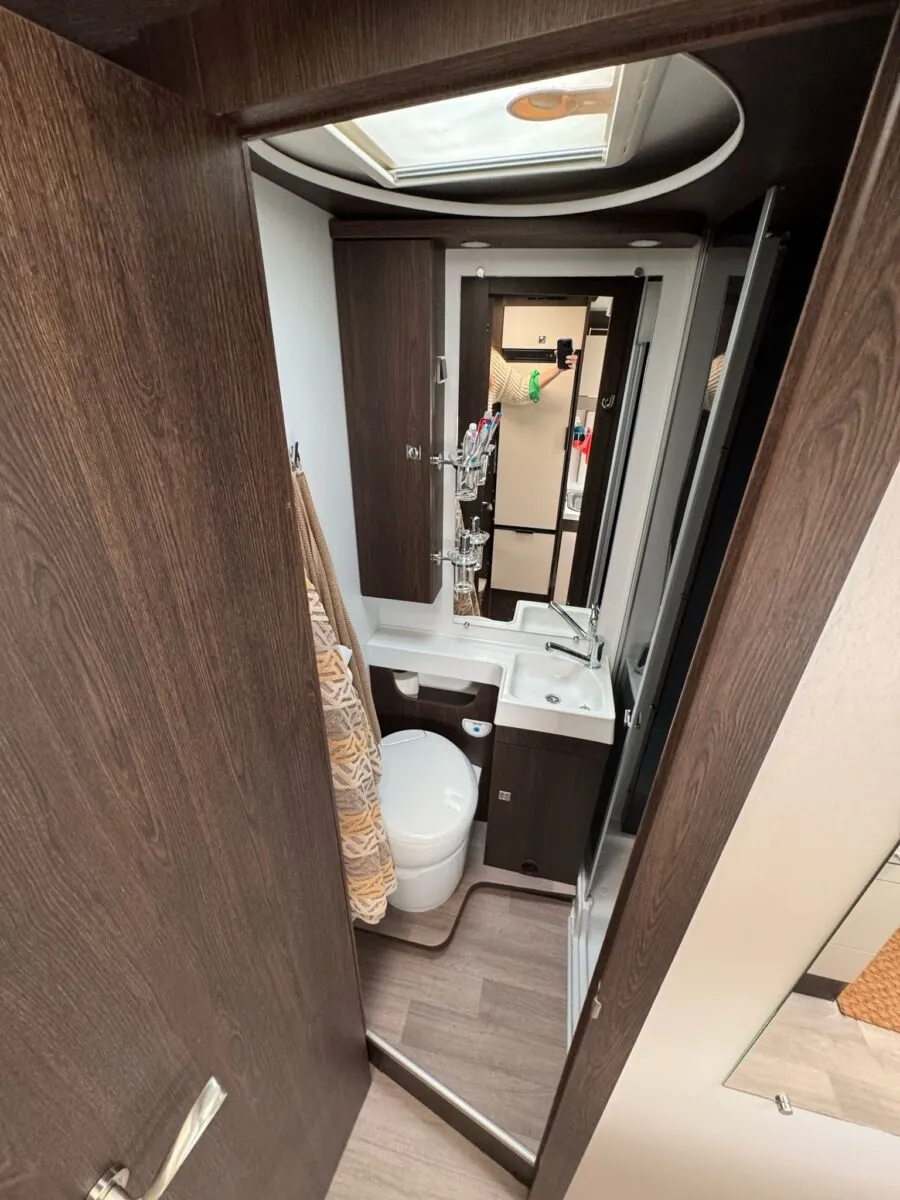 Baño Benimar Sport 340 UP